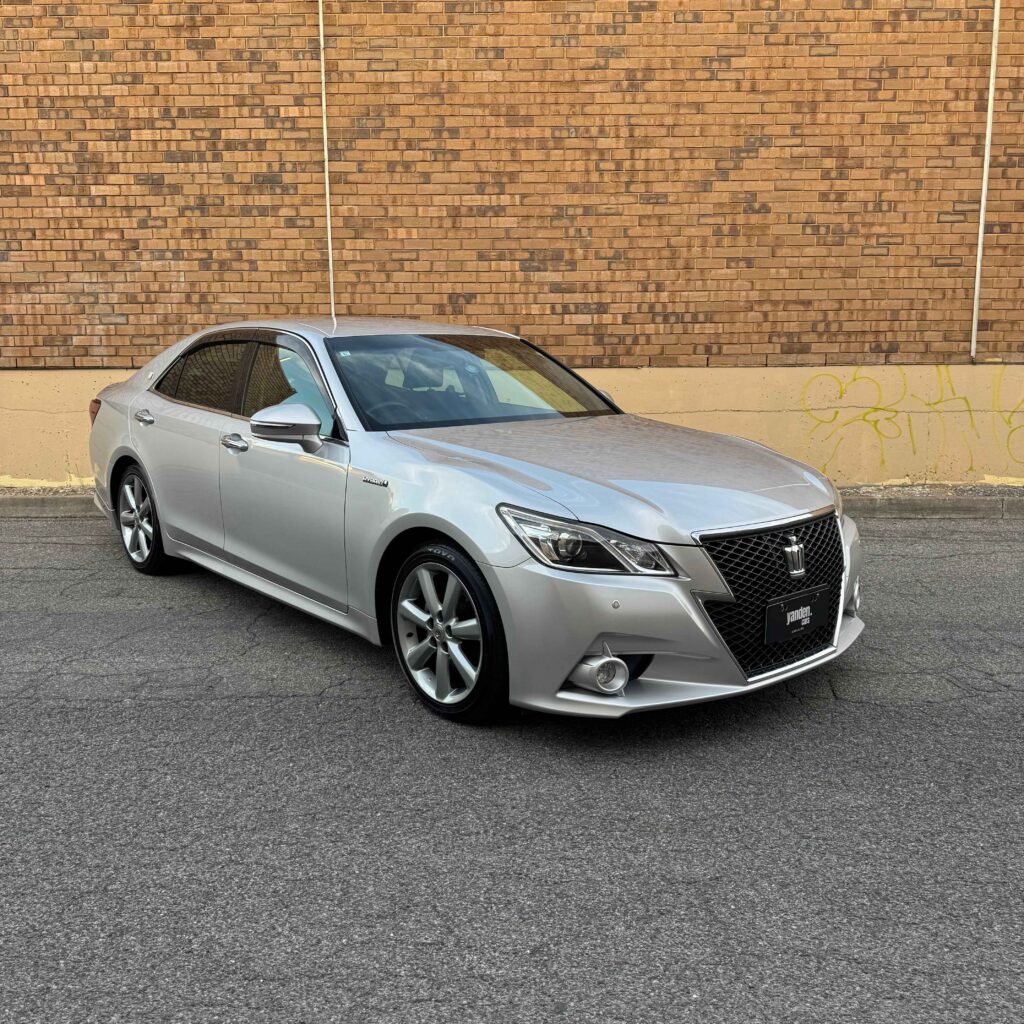Toyota Crown Hybrid AWS210 Athlete S