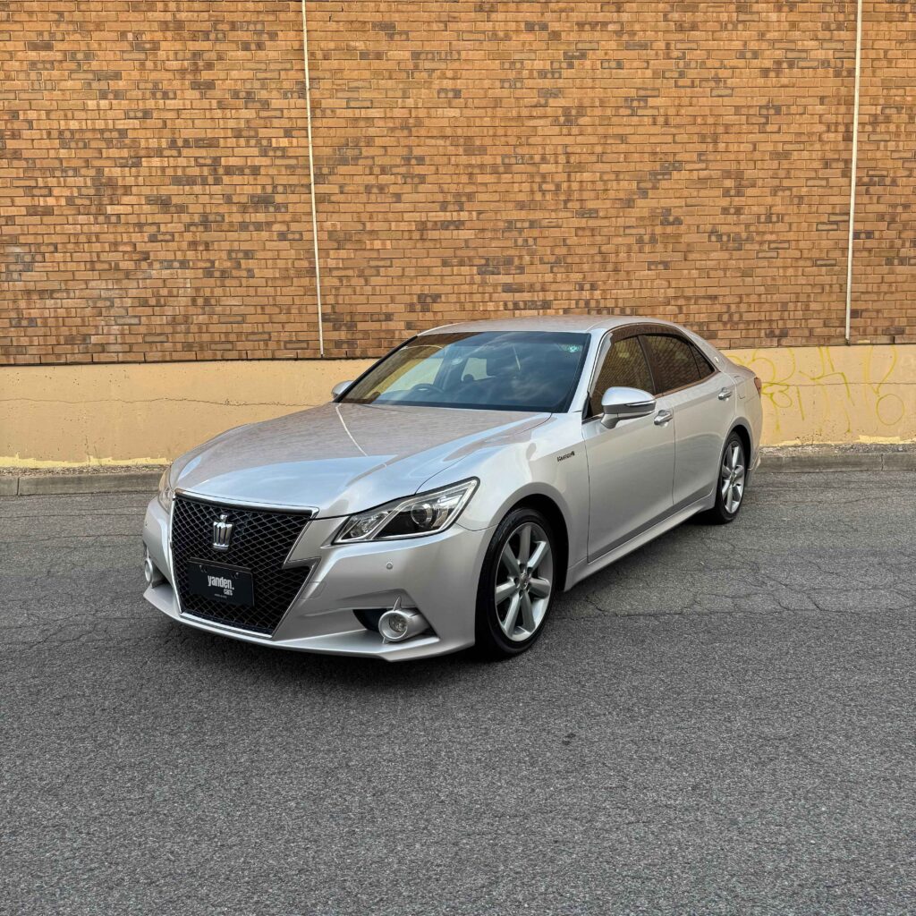 Toyota Crown Hybrid AWS210 Athlete S