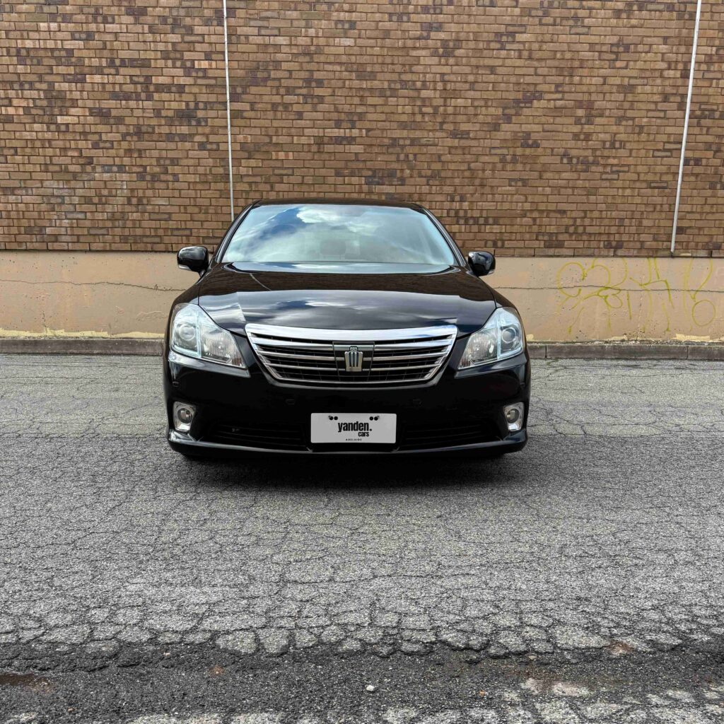 Toyota Crown GWS204 2012
