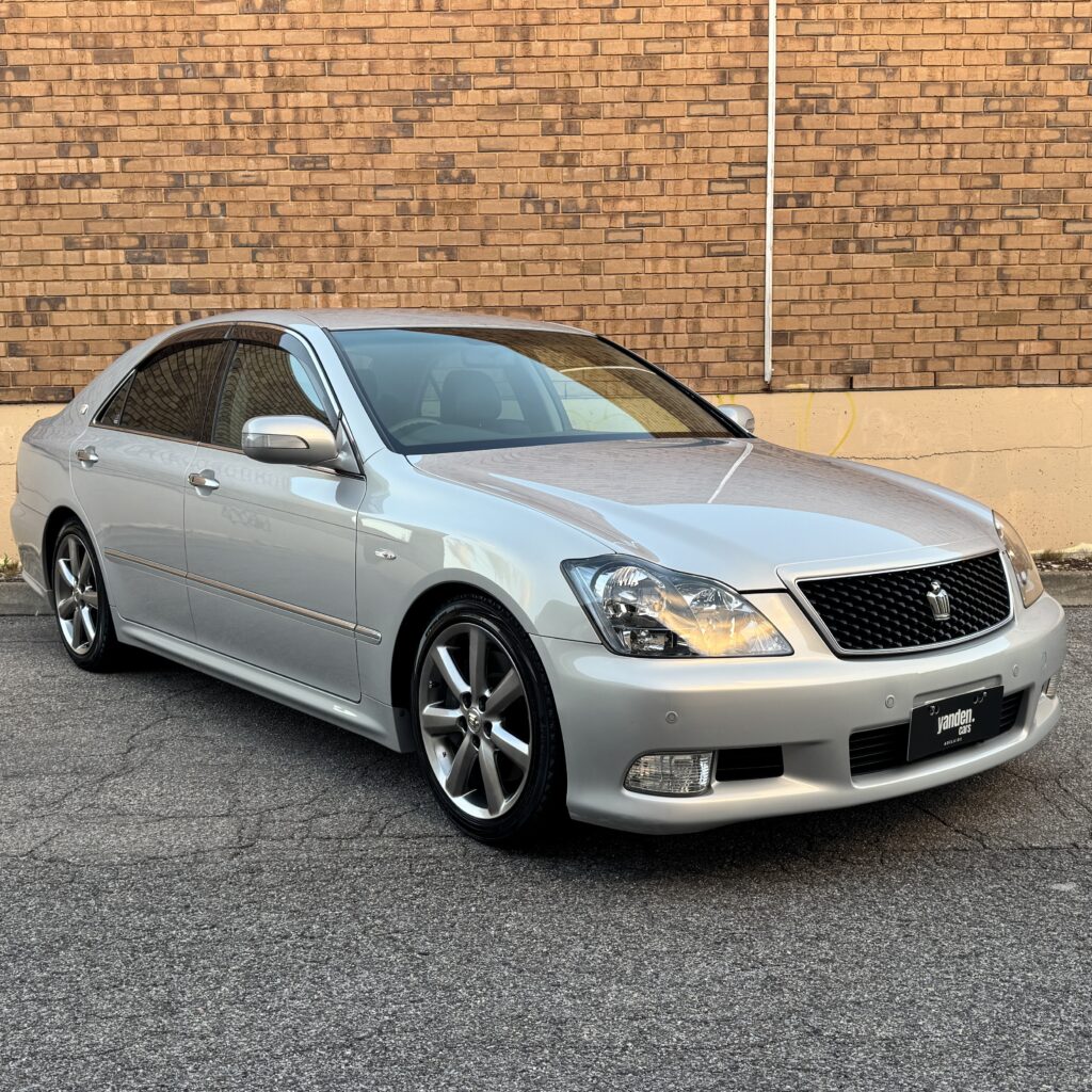 Toyota Crown Athlete GRS184