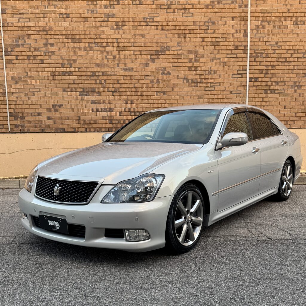 Toyota Crown Athlete GRS184