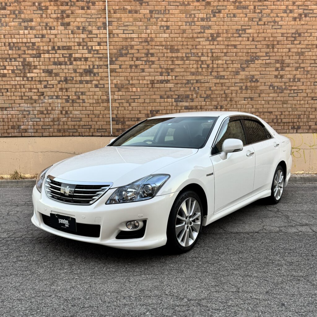 Toyota Crown Hybrid GWS204 G-PACKAGE