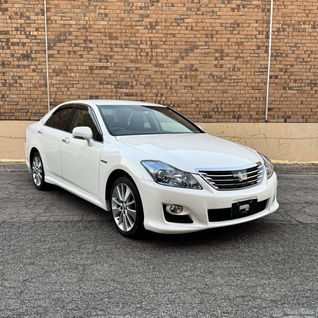 Toyota Crown Hybrid GWS204 G-PACKAGE