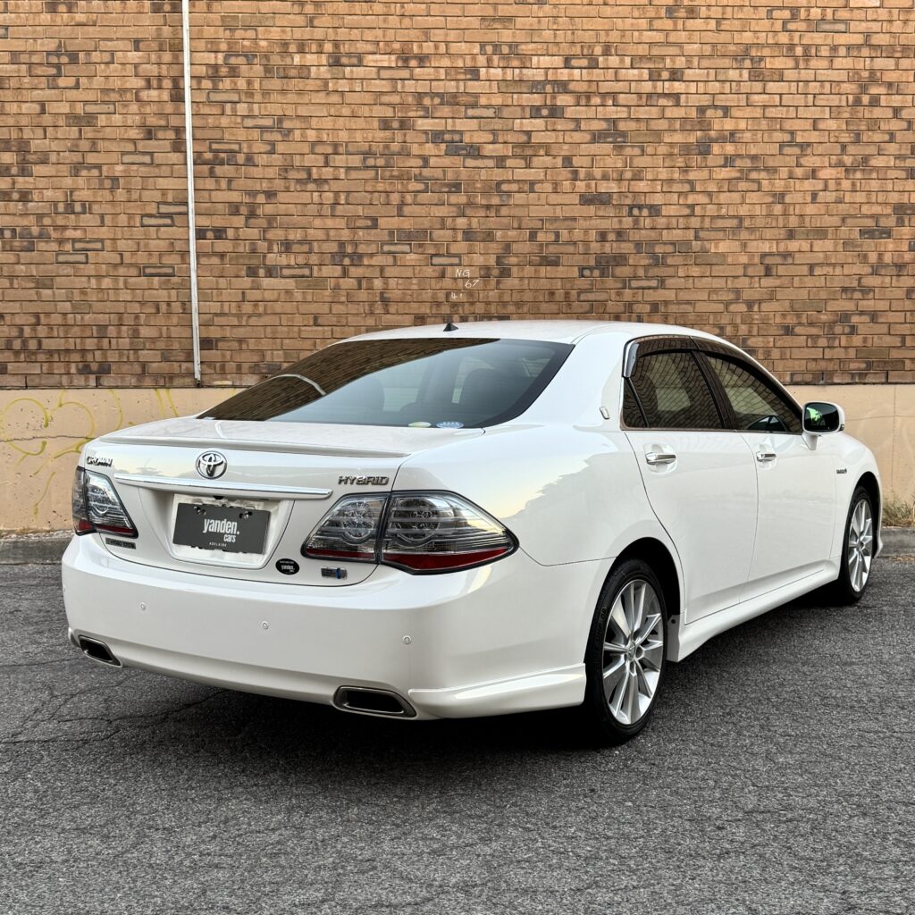 Toyota Crown Hybrid GWS204 G-PACKAGE