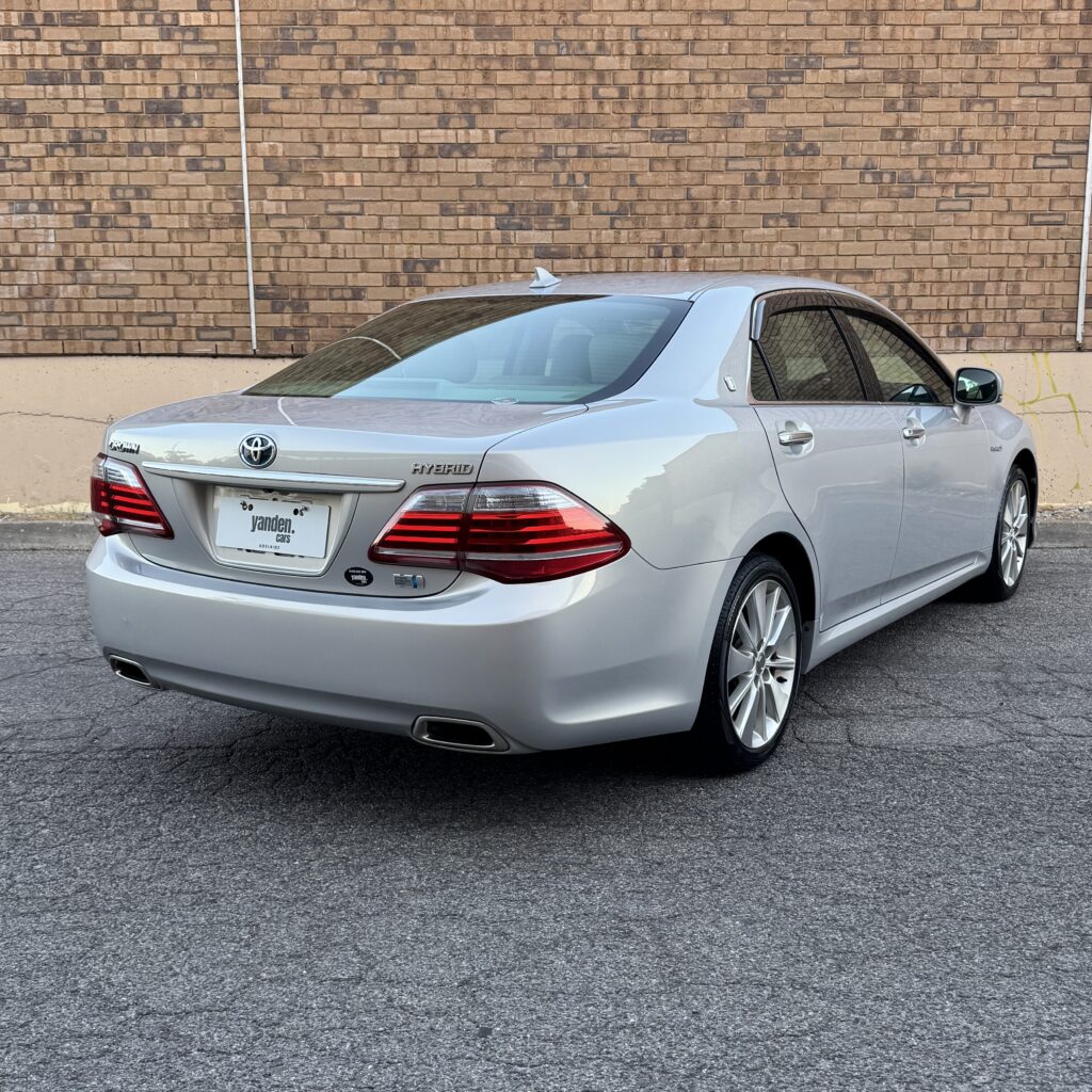 Toyota Crown Hybrid GWS204 G-Package