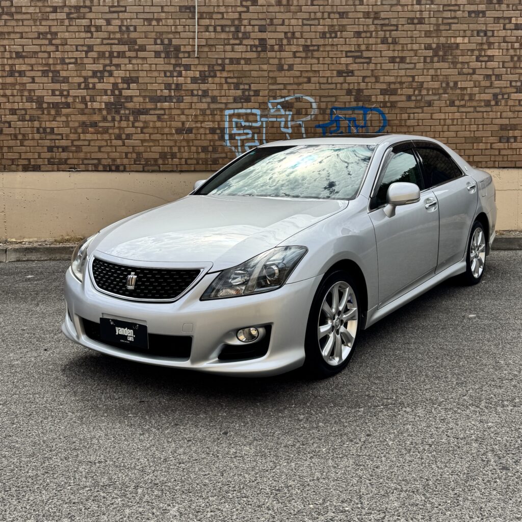 Toyota Crown GRS204 Athlete Anniversary Edition