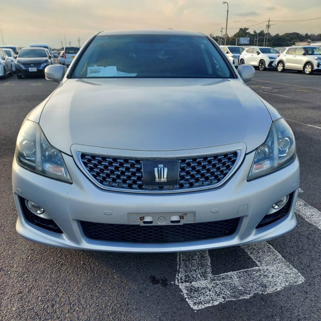 Toyota Crown GRS204 Athlete