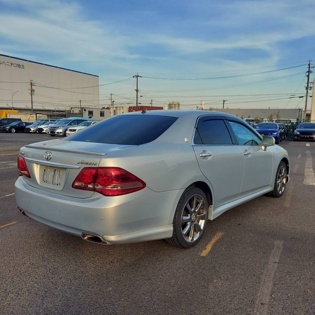 Toyota Crown GRS204 Athlete
