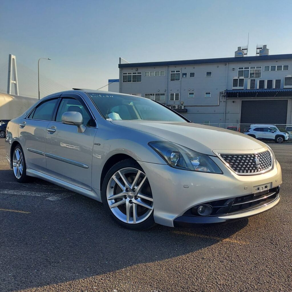 Toyota Crown GRS204 Athlete G-Package