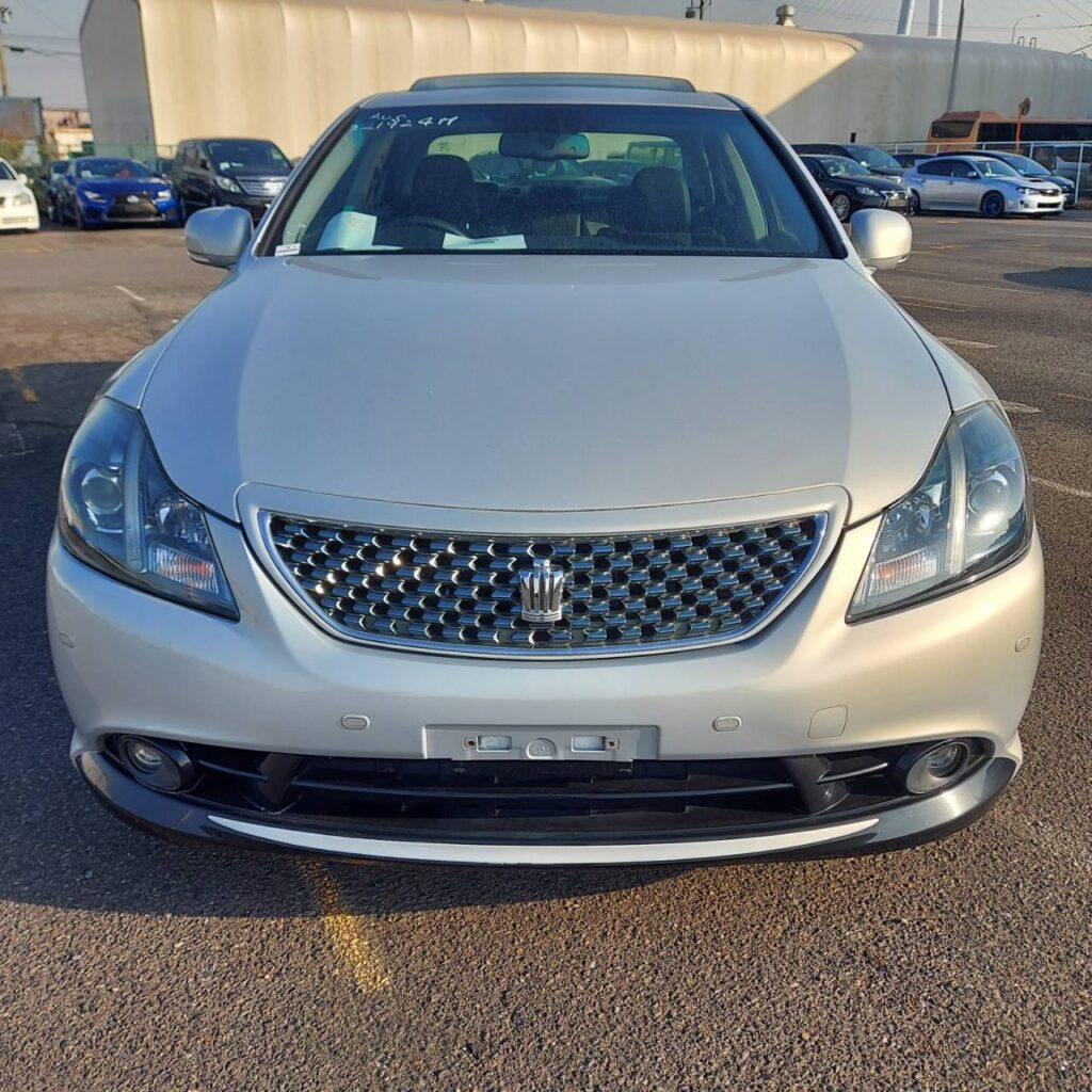 Toyota Crown GRS204 Athlete G-Package