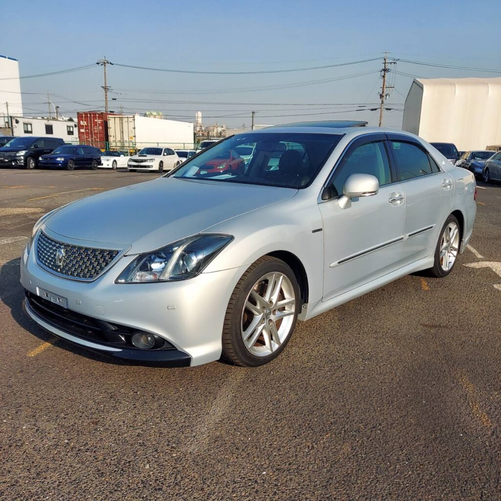 Toyota Crown GRS204 Athlete G-Package