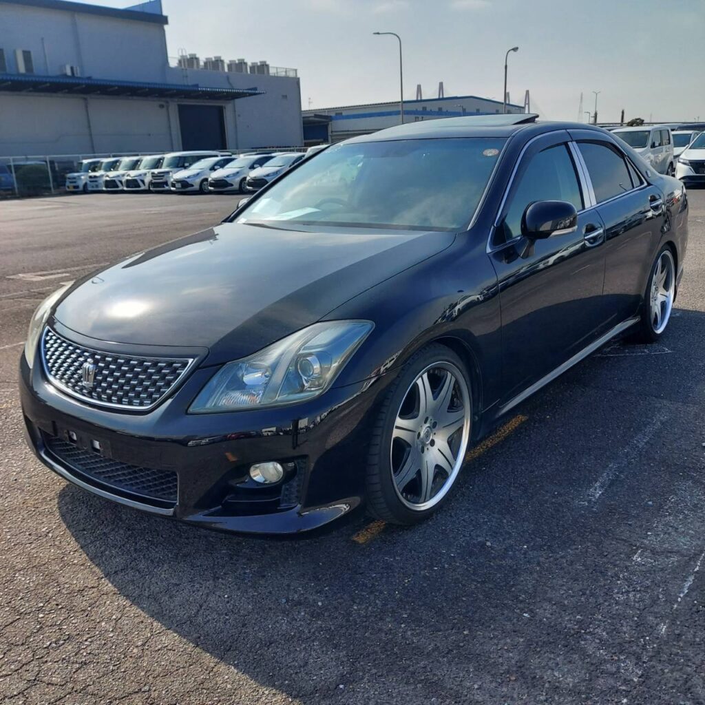 Toyota Crown GRS204 Athlete G-Package