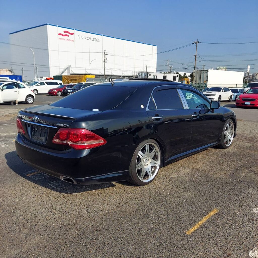 Toyota Crown GRS204 Athlete G-Package