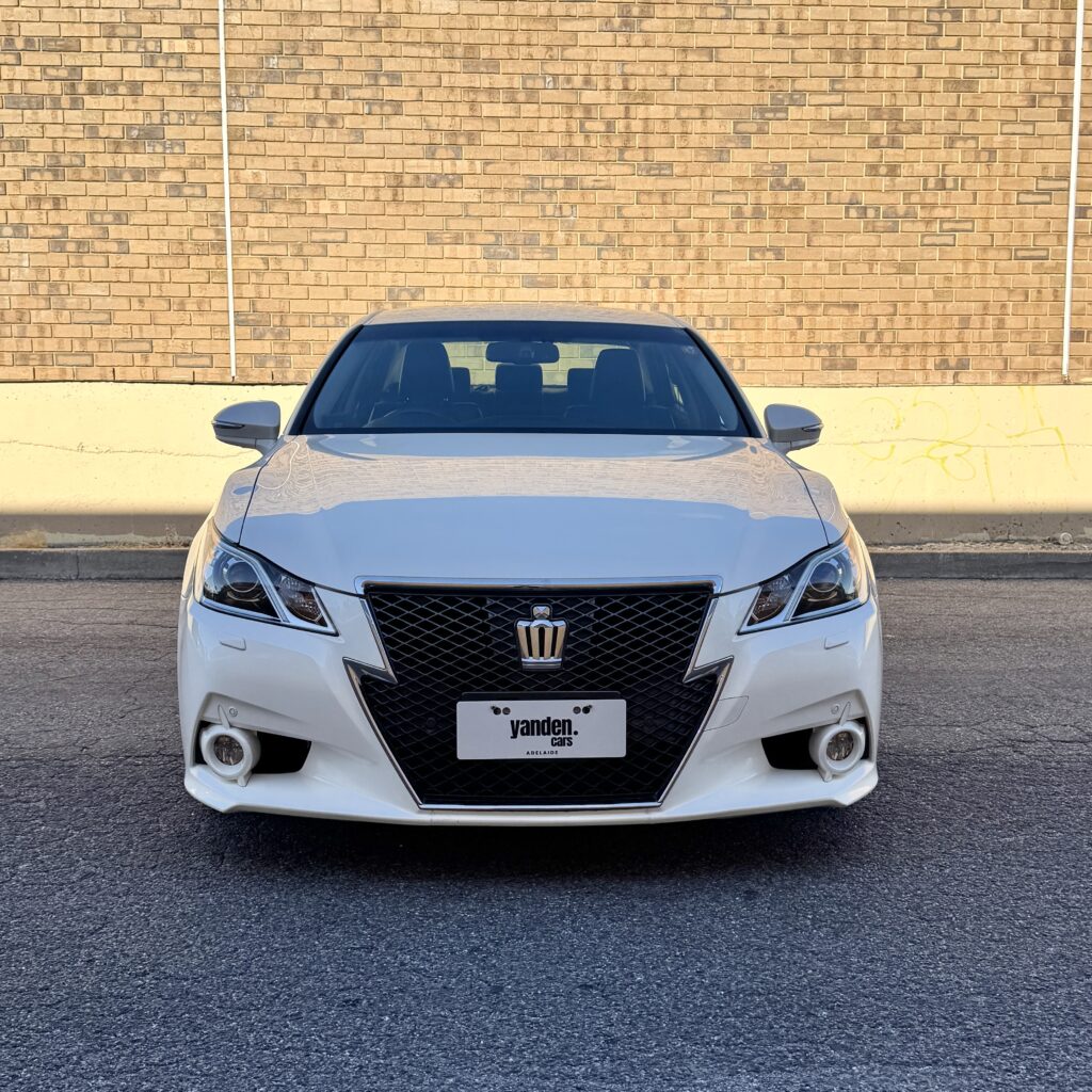 322358_Toyota Crown GRS214 Athlete G