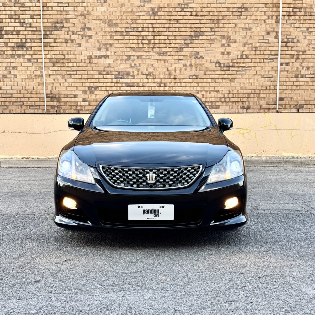 322195_Toyota Crown GRS204 Athlete Anniversary Edition