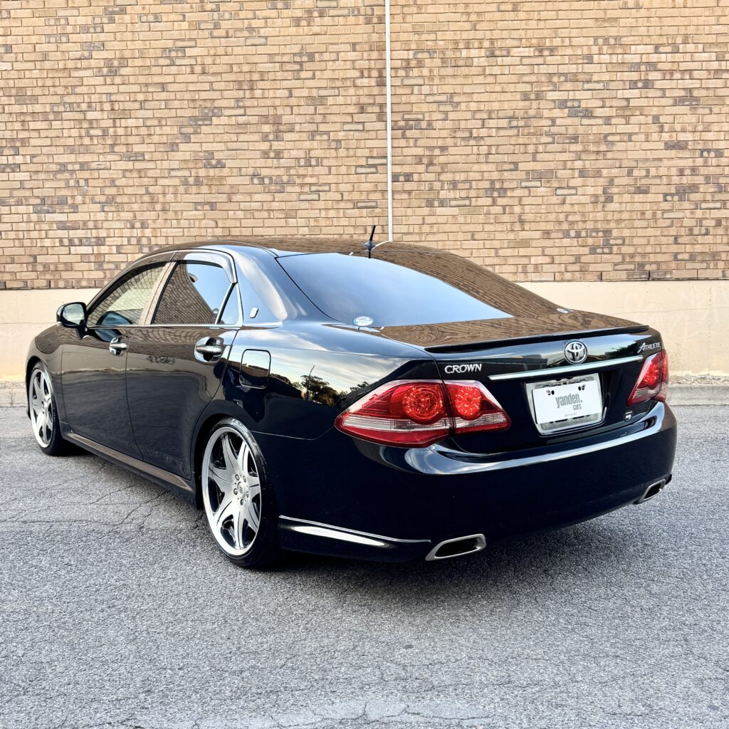 322195_Toyota Crown GRS204 Athlete Anniversary Edition