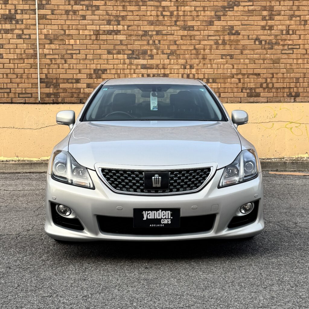 321798_Toyota Crown GRS204 Athlete