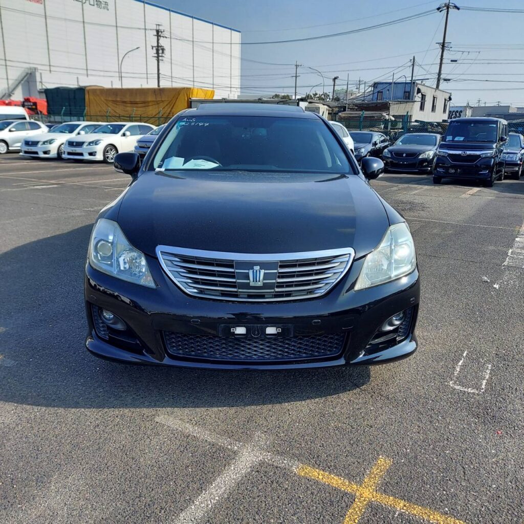 Toyota Crown GWS204 HYBRID