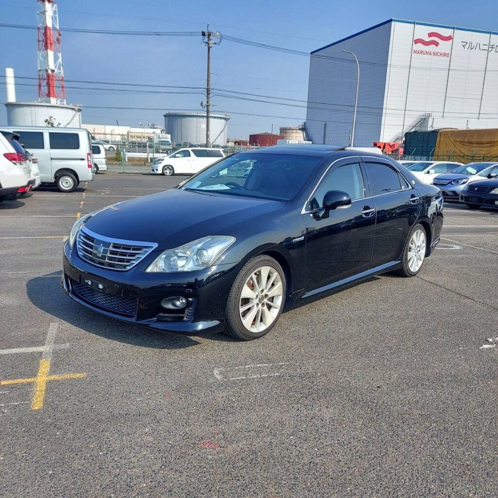 Toyota Crown GWS204 HYBRID