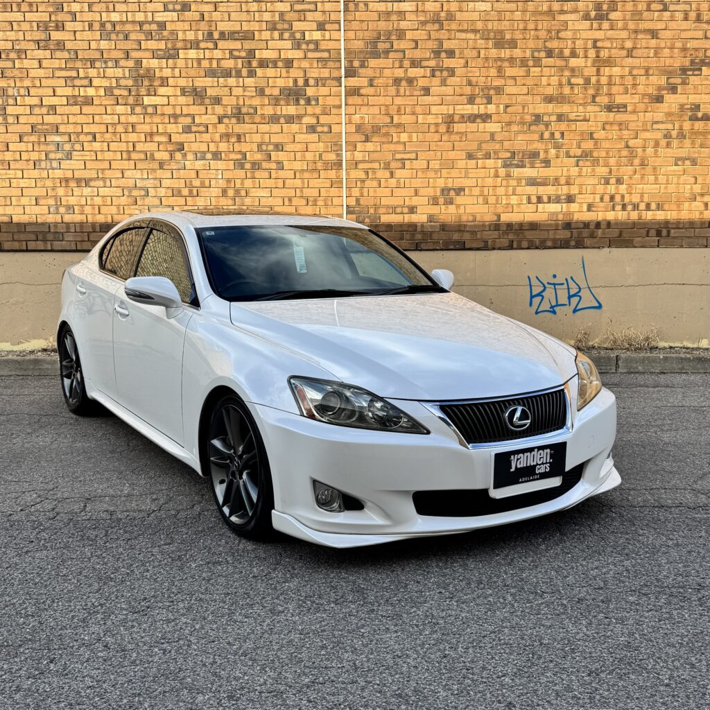 322607_LEXUS IS 350 GSE21