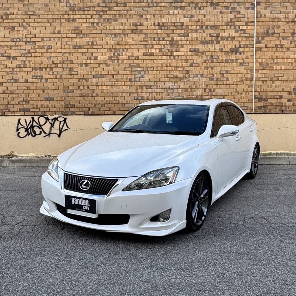 322607_LEXUS IS 350 GSE21