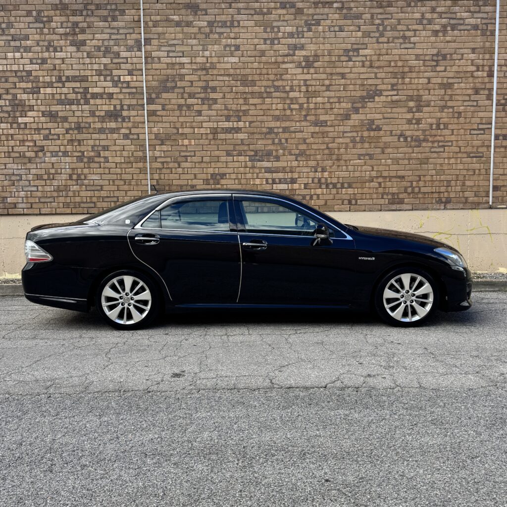 323144_Toyota Crown GWS204 HYBRID