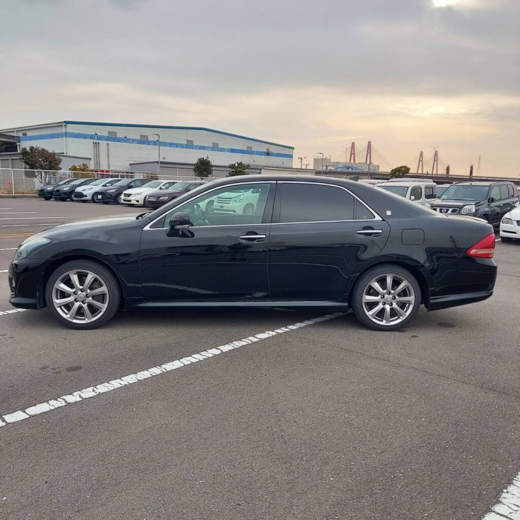 324346_TOYOTA CROWN GRS204 ATHLETE