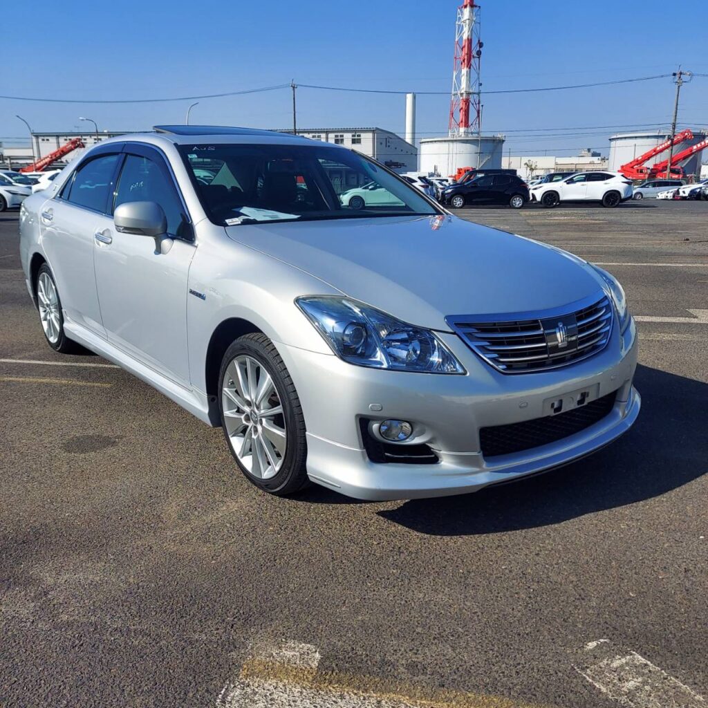 325191_TOYOTA CROWN HYBRID GWS204