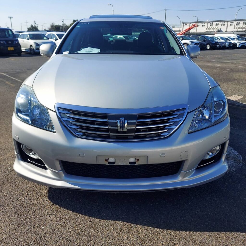 325191_TOYOTA CROWN HYBRID GWS204