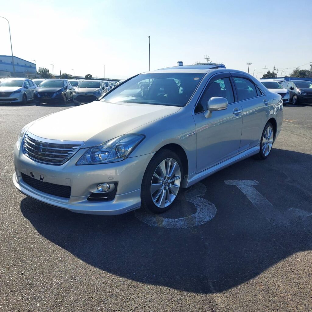 325191_TOYOTA CROWN HYBRID GWS204