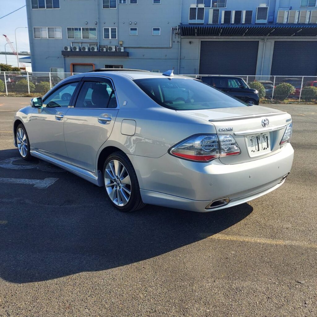 325191_TOYOTA CROWN HYBRID GWS204