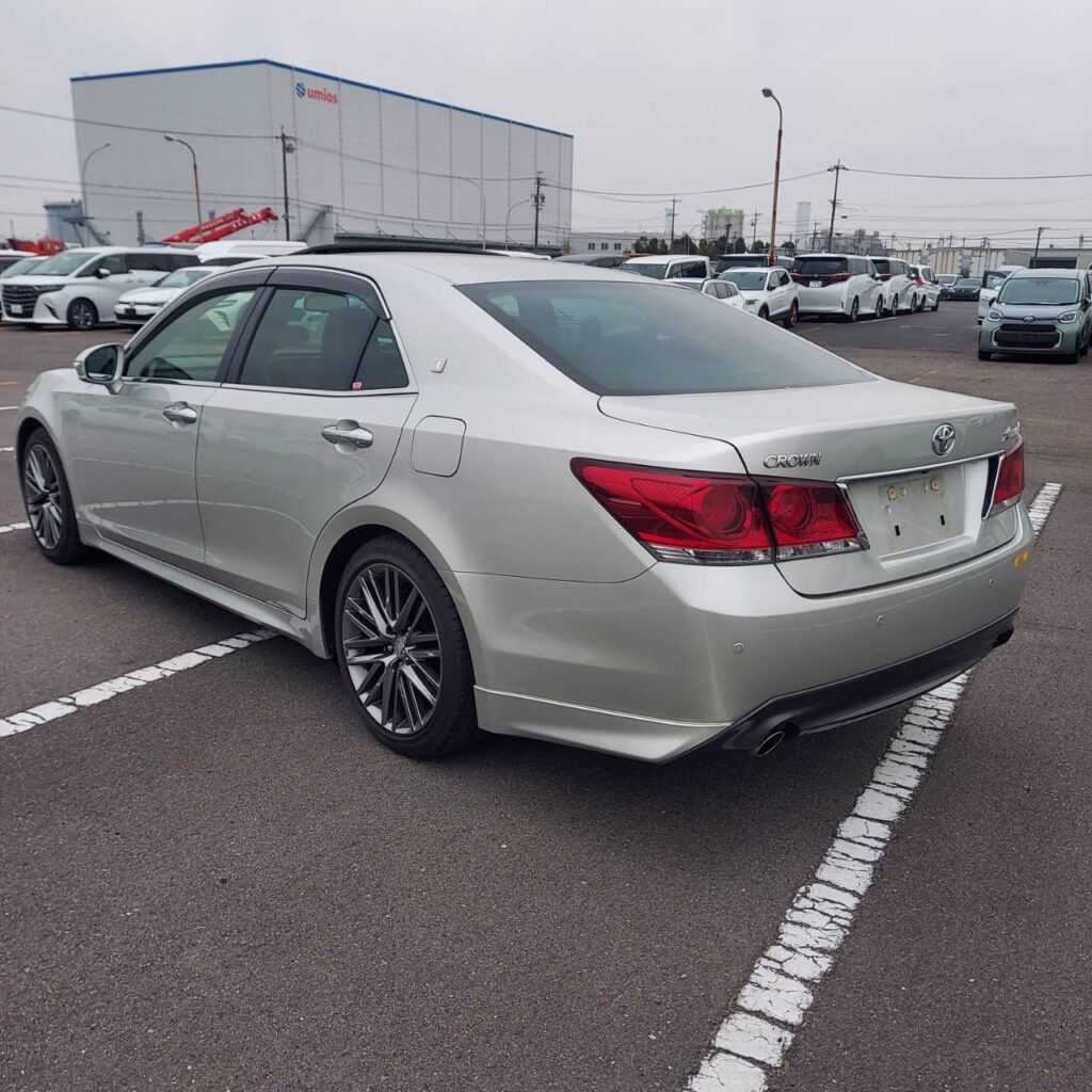 325824_TOYOTA CROWN GRS214 ATHLETE S