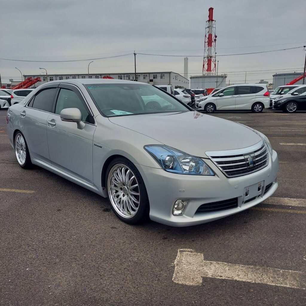 326118_TOYOTA CROWN HYBRID GWS204