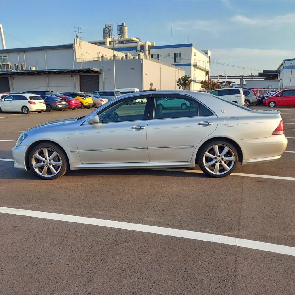 325866_TOYOTA CROWN GRS184 ATHLETE
