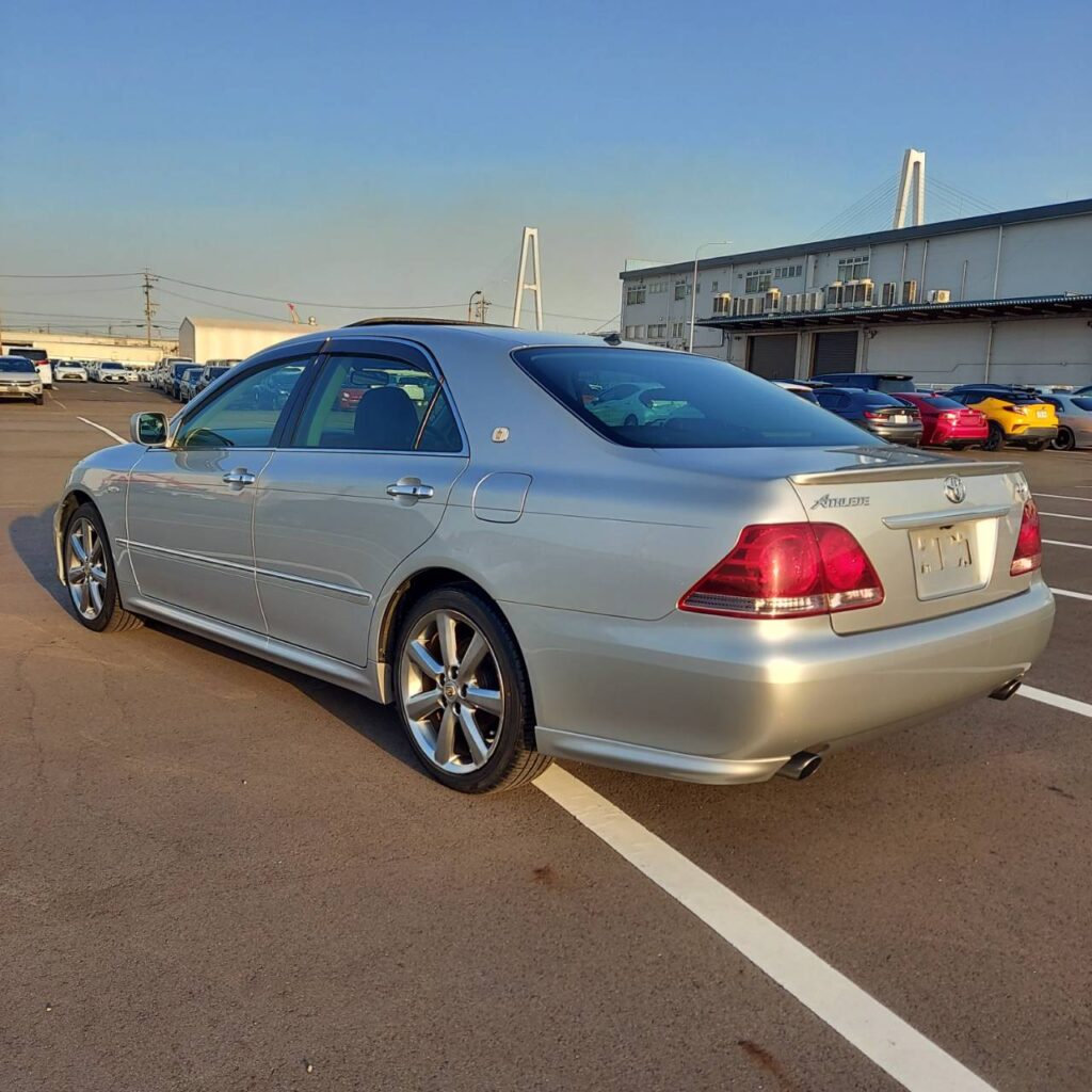 325866_TOYOTA CROWN GRS184 ATHLETE