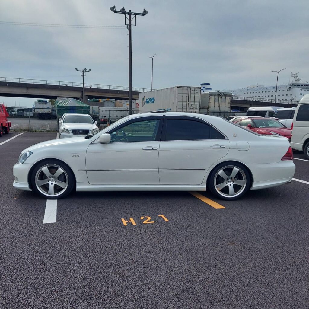 326163_TOYOTA CROWN GRS184 ATHLETE TOMS EDITION
