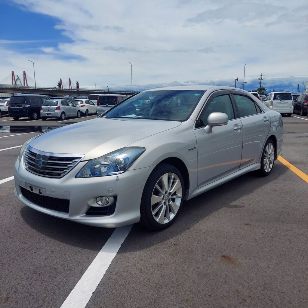 328983_TOYOTA CROWN HYBRID GWS204