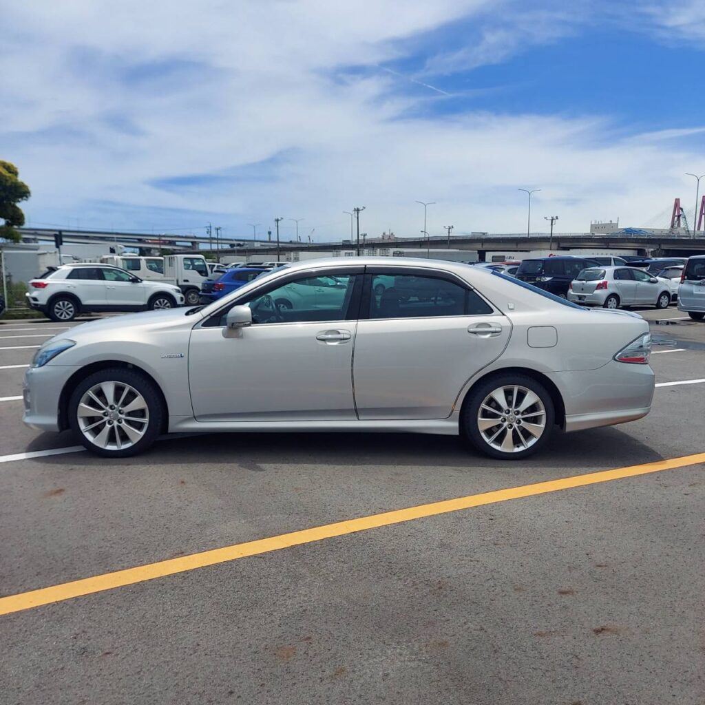 328983_TOYOTA CROWN HYBRID GWS204