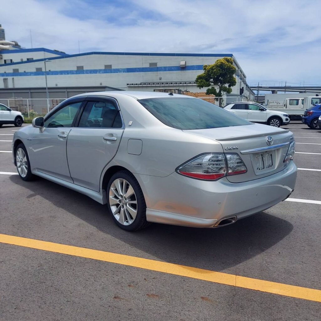 328983_TOYOTA CROWN HYBRID GWS204