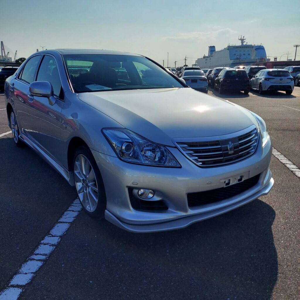 330694_TOYOTA CROWN HYBRID GWS204 TOMS STYLING - G PACKAGE