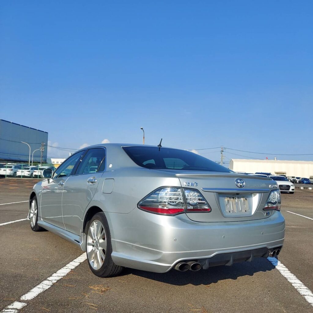 330694_TOYOTA CROWN HYBRID GWS204 TOMS STYLING - G PACKAGE